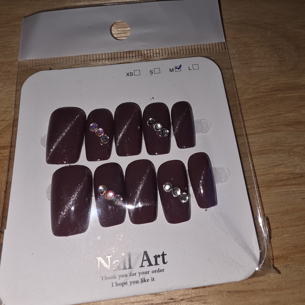Chic Wine Press-On Nails with Rhinestones